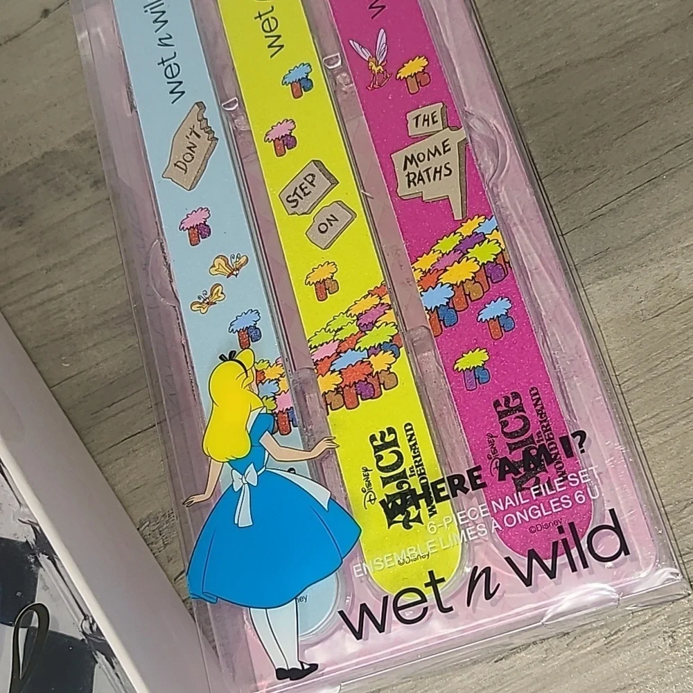 Disney Alice Makeup Brush Collection And Nile File Set